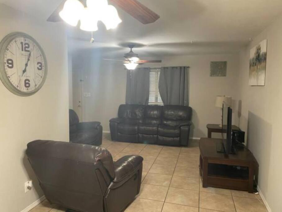 Great Getaway 2 Story Home! Harlingen Tx 외부 사진