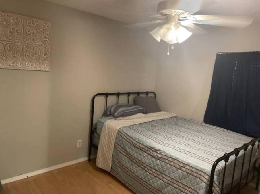 Great Getaway 2 Story Home! Harlingen Tx 외부 사진